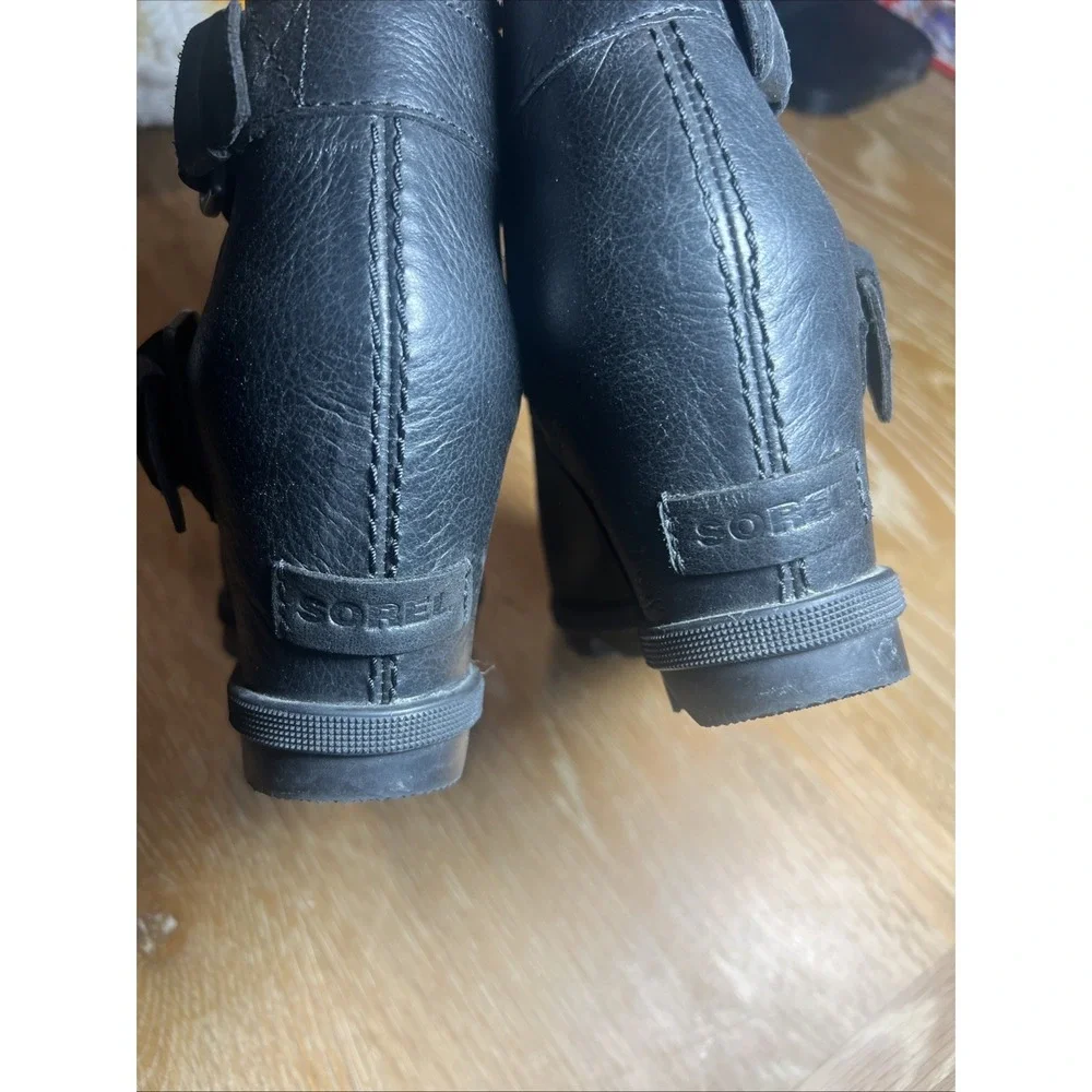 Sorel Joan of Arctic Wedge Buckle Black Leather Boot Bootie Waterproof Size 10.5